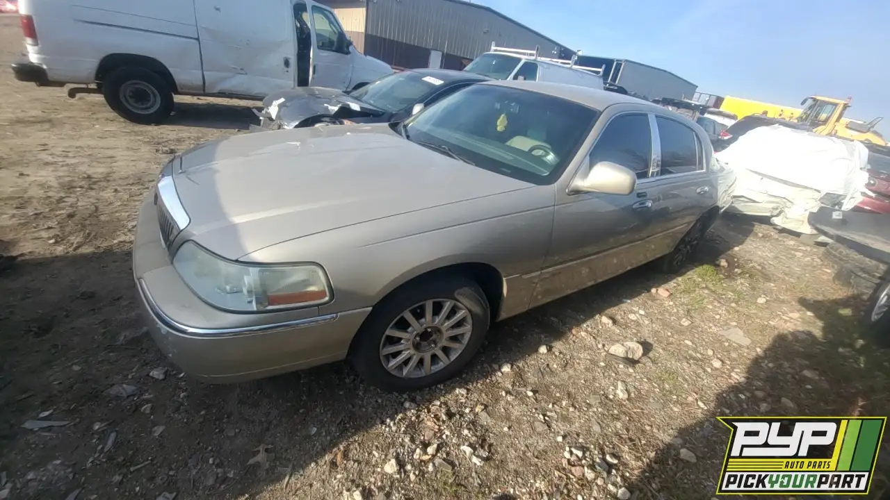 Photo of 2006 Lincoln Town Car