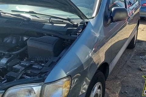 Photo of 1999 Toyota Sienna