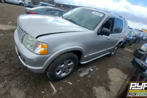Photo of 2004 Ford Explorer