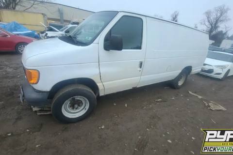 Photo of 2004 Ford E-250