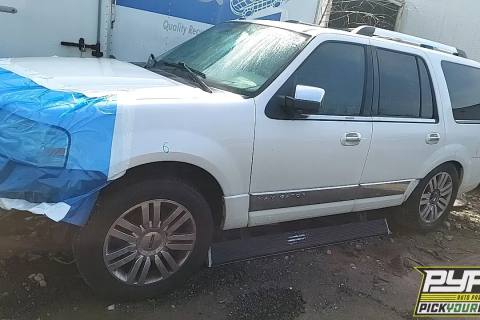 Photo of 2010 Lincoln Navigator