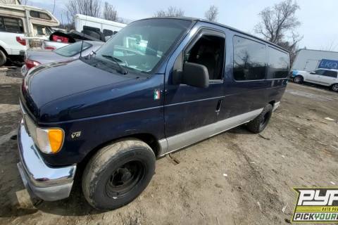Photo of 2001 Ford E-150 Econoline Club Wagon