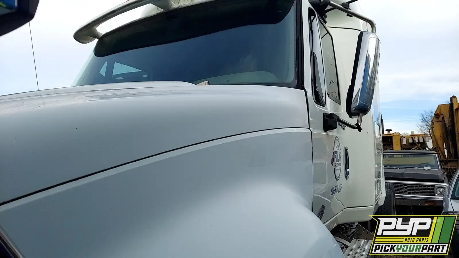 Photo of 2014 Other Semi Truck