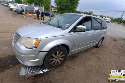 Photo of 2009 Chrysler Town & Country