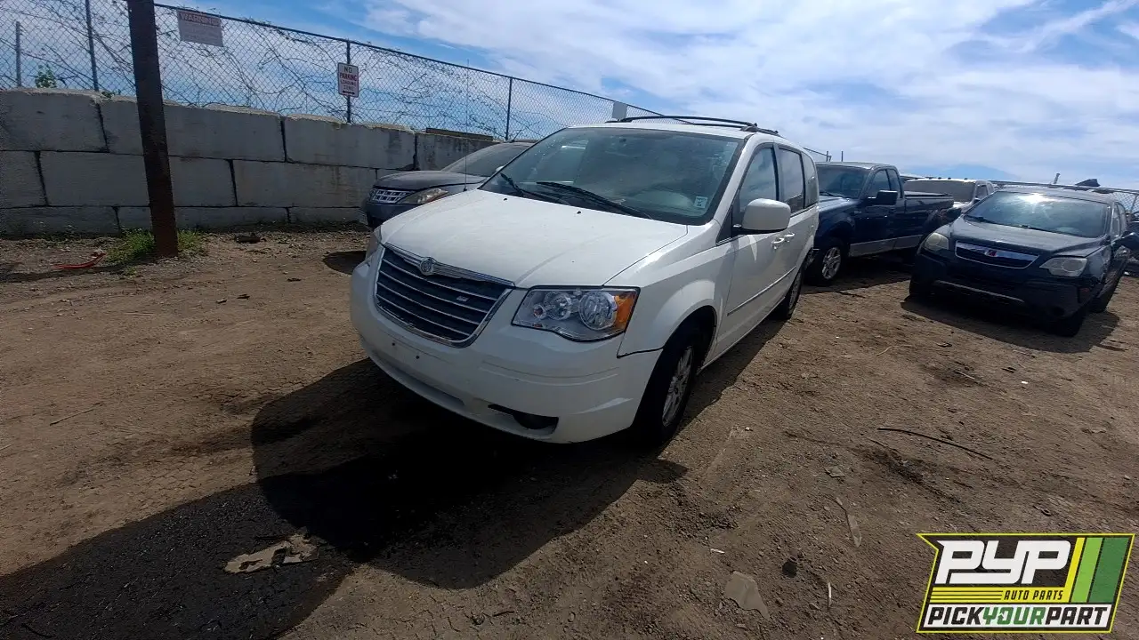 Photo of 2010 Chrysler Town & Country