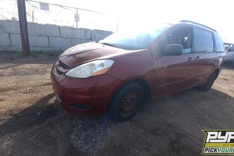 Photo of 2010 Toyota Sienna