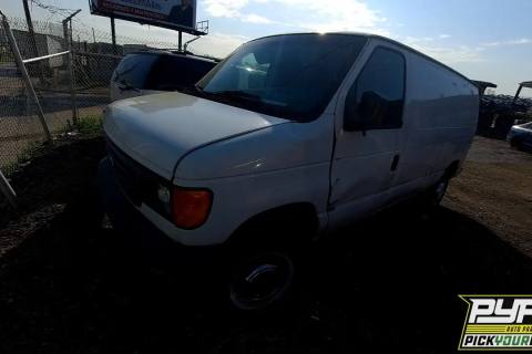 Photo of 2005 Ford E-250