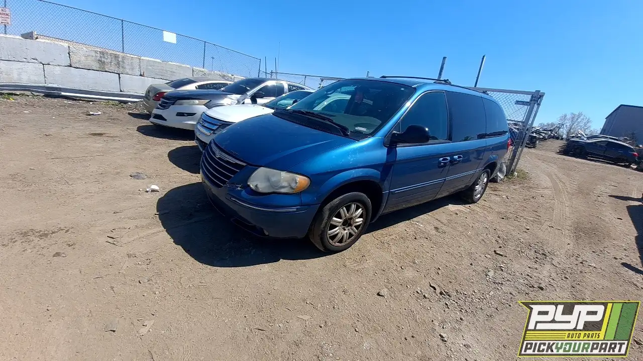 Photo of 2005 Chrysler Town & Country