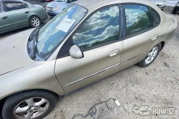 Photo of 2001 Ford Taurus
