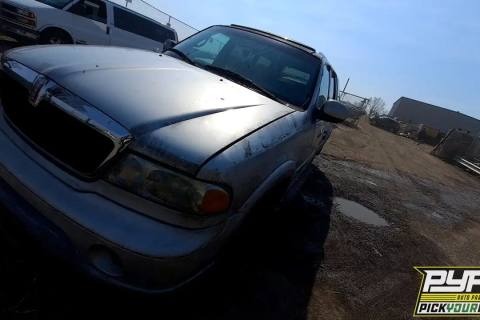 Photo of 2000 Lincoln Navigator