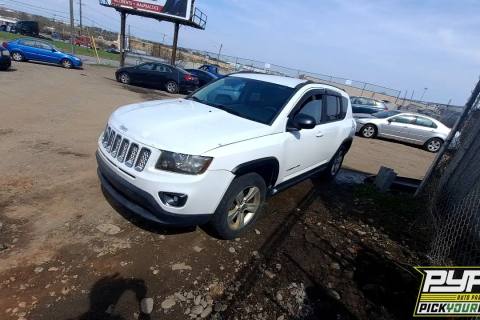Photo of 2015 Jeep Compass