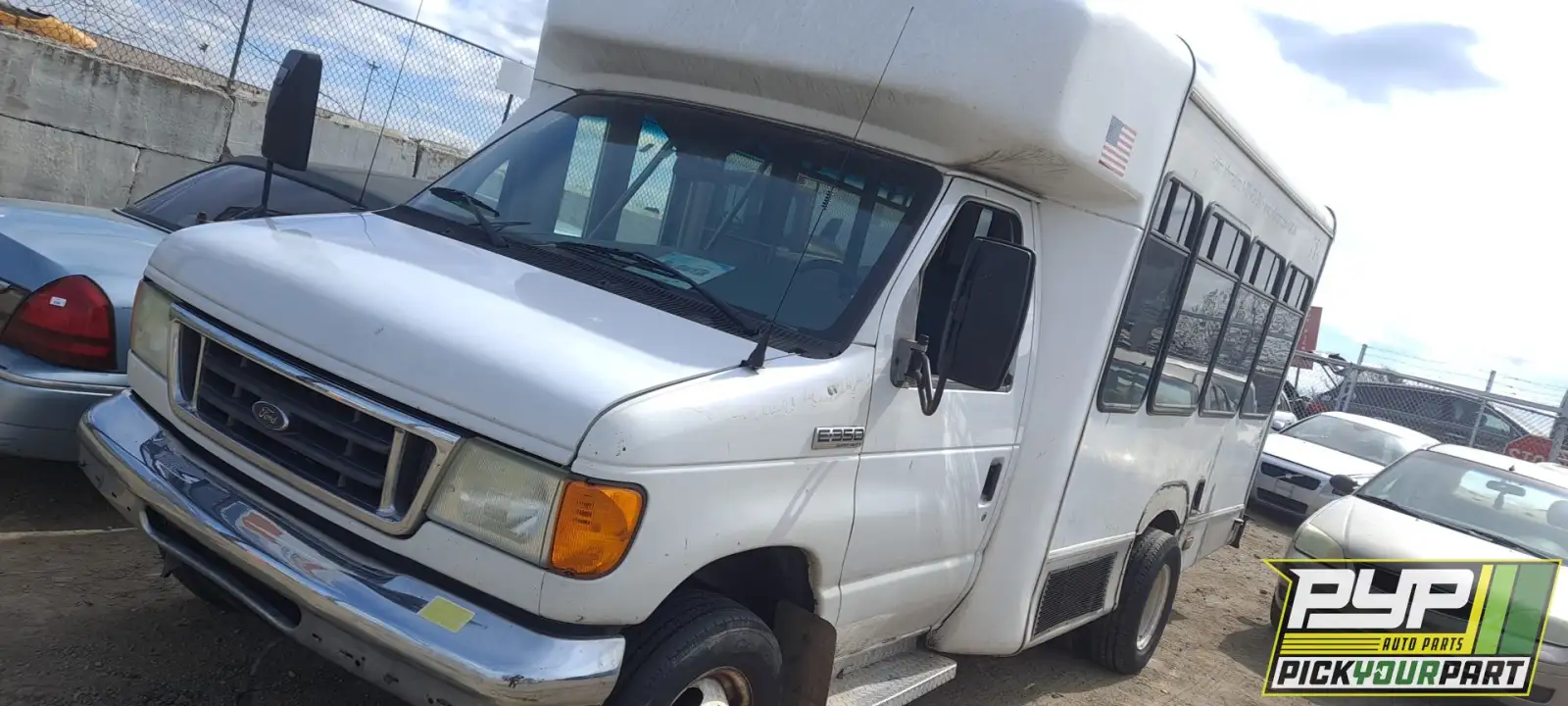 Photo of 2007 Ford E-350 Econoline