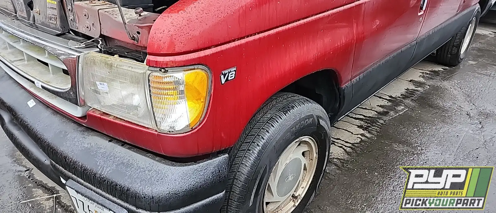 Photo of 1998 Ford E-150 Econoline Club Wagon