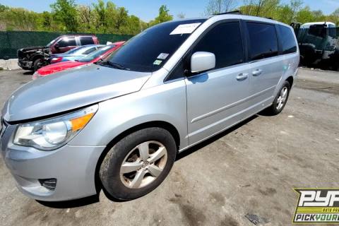 Photo of 2011 Volkswagen Routan