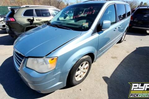 Photo of 2009 Chrysler Town & Country