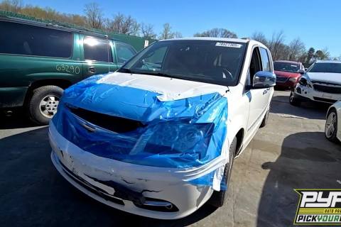 Photo of 2012 Chrysler Town & Country