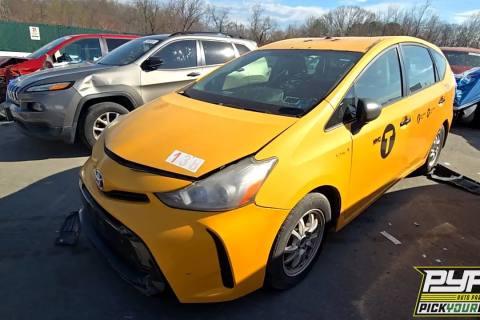 Photo of 2016 Toyota Prius V