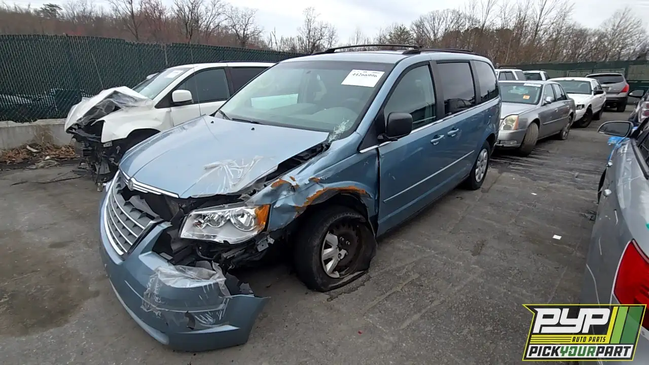Photo of 2010 Chrysler Town & Country