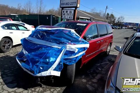 Photo of 2012 Chrysler Town & Country
