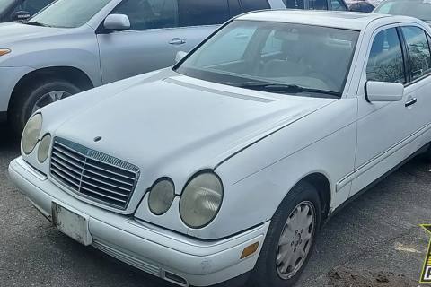 Photo of 1999 Mercedes-Benz E320