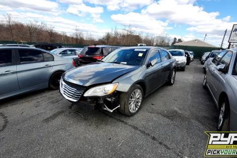 Photo of 2011 Chrysler 200