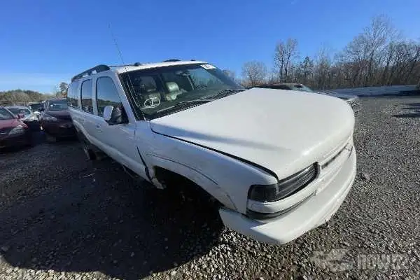 Photo of 2004 Chevrolet Suburban