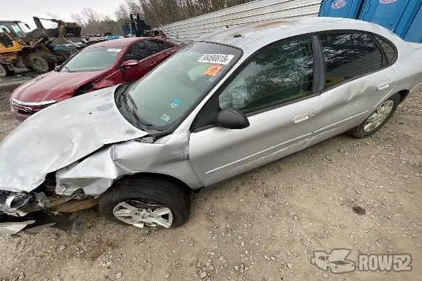 Photo of 2005 Ford Taurus