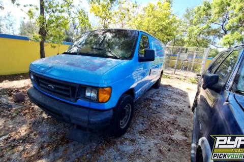 Photo of 2006 Ford E-150