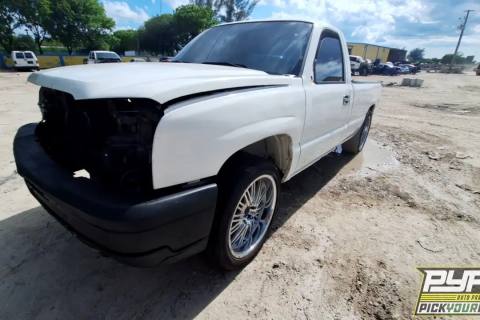 Photo of 2004 Chevrolet Silverado 1500