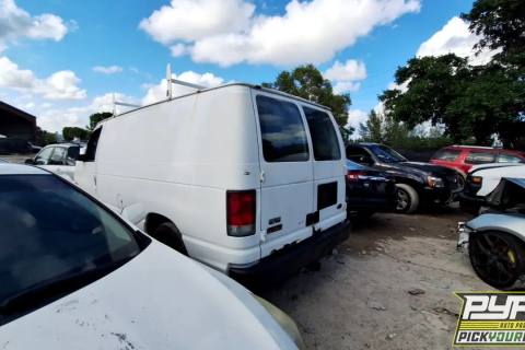 Photo of 2005 Ford E-150