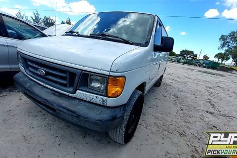 Photo of 2003 Ford E-250