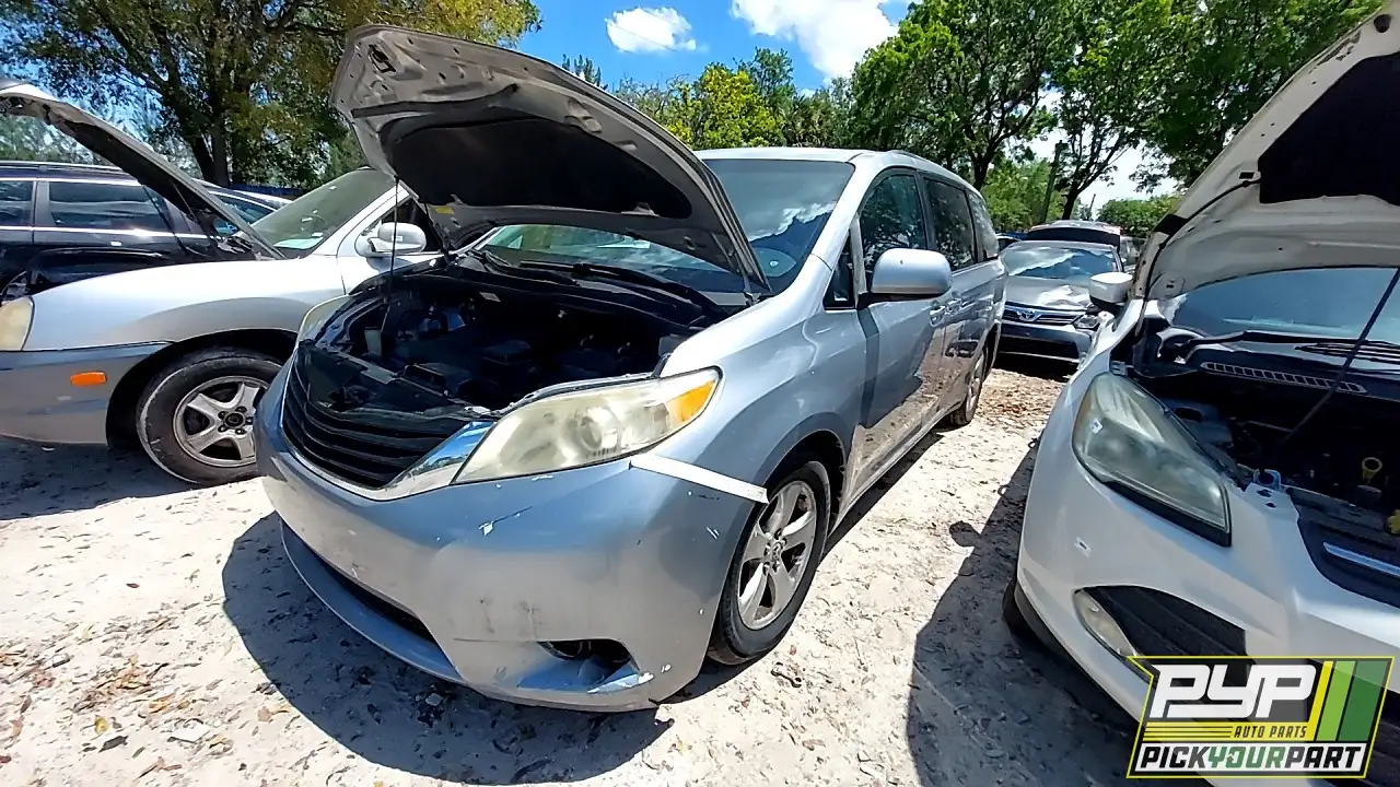 Photo of 2011 Toyota Sienna