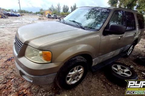 Photo of 2003 Ford Expedition