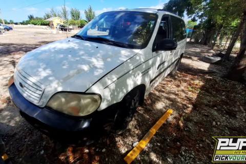 Photo of 2002 Kia Sedona