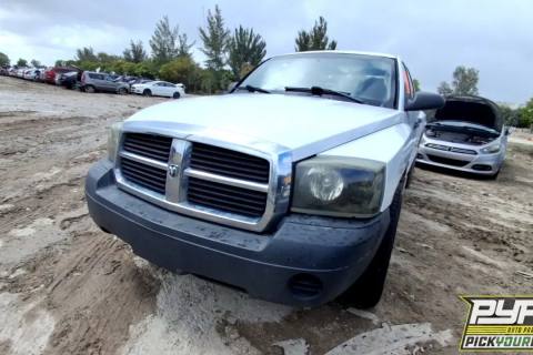 Photo of 2005 Dodge Dakota