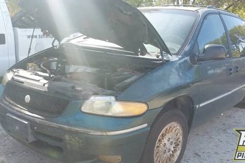 Photo of 1997 Chrysler Town & Country