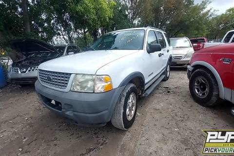 Photo of 2004 Ford Explorer