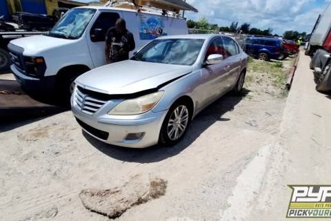Photo of 2010 Hyundai Genesis