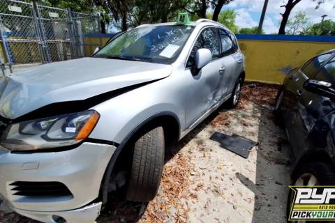 Photo of 2014 Volkswagen Touareg