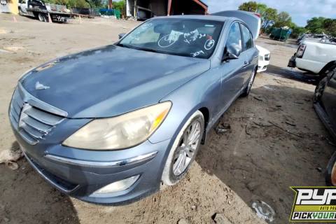 Photo of 2014 Hyundai Genesis