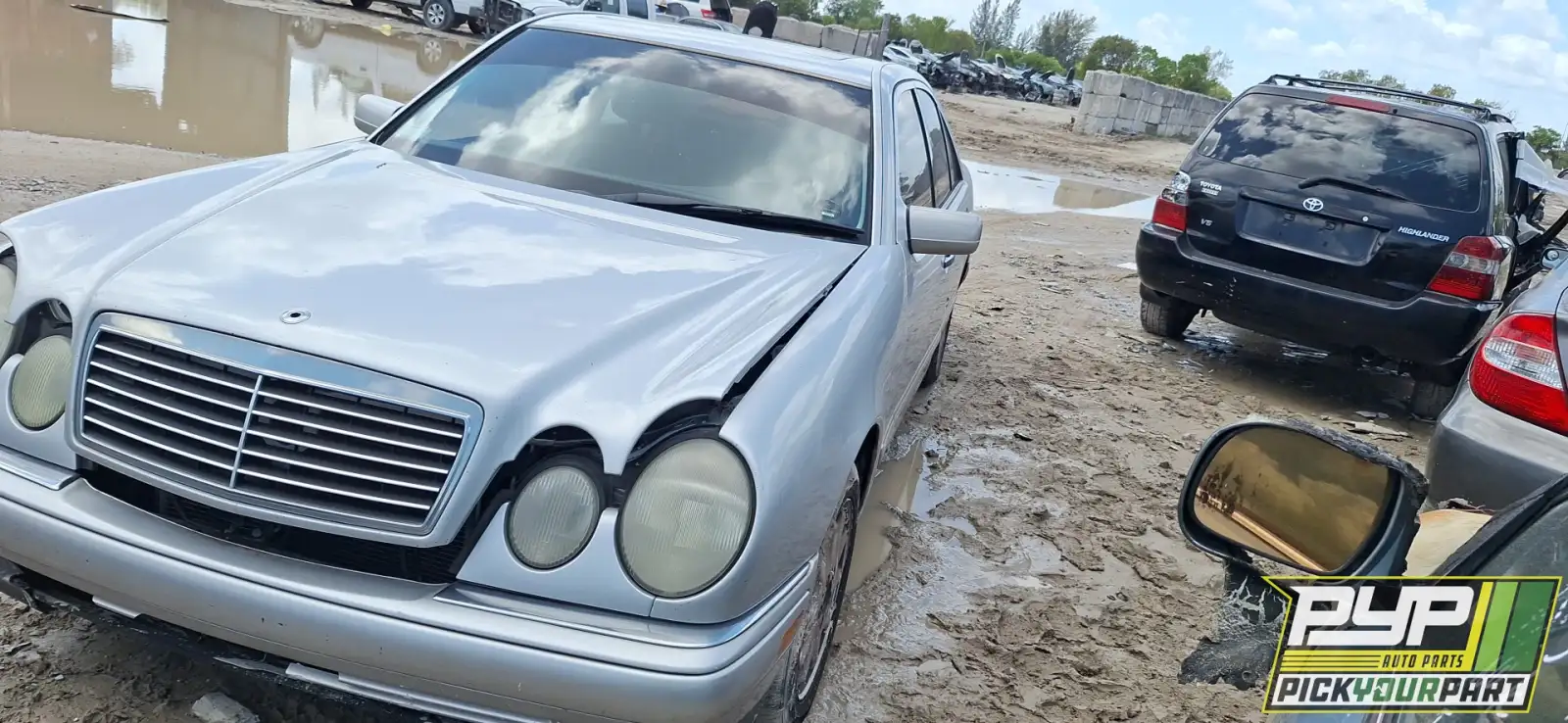 Photo of 1999 Mercedes-Benz E320