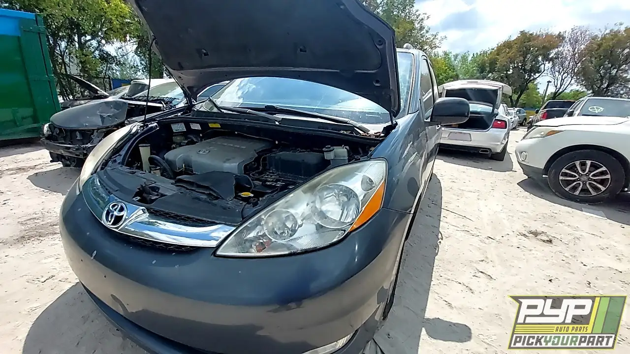 Photo of 2008 Toyota Sienna
