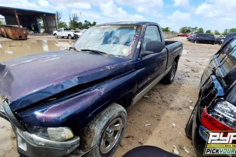 Photo of 2001 Dodge Ram 1500