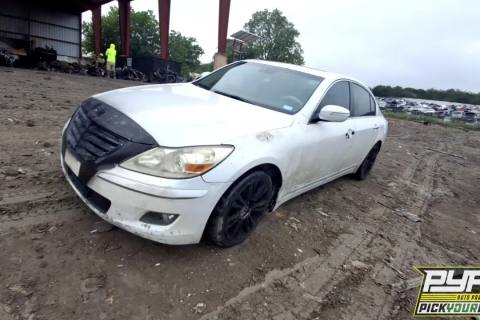 Photo of 2011 Hyundai Genesis