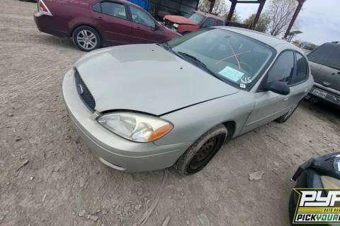 Photo of 2005 Ford Taurus