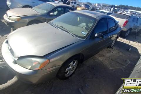Photo of 2004 Ford Taurus