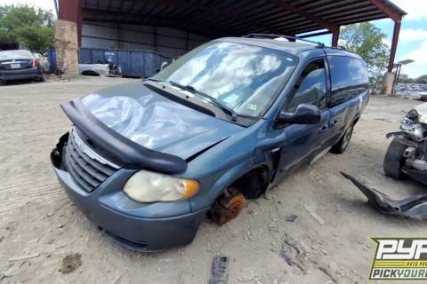 Photo of 2006 Chrysler Town & Country