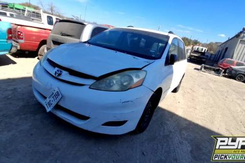 Photo of 2006 Toyota Sienna