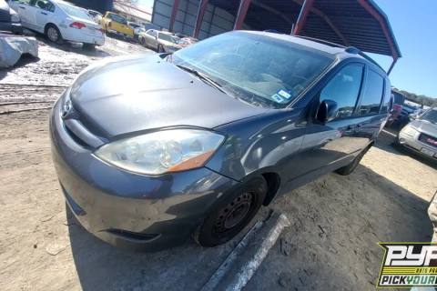 Photo of 2007 Toyota Sienna