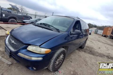 Photo of 2000 Chrysler Town And Country